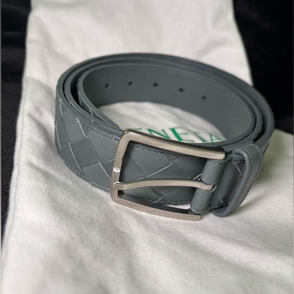Bottega Veneta Intriciato Leather
Unisex Belt